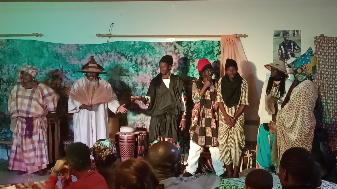 37EF632E-A20C-468D-BDC3-44320C03ABFD_1_105_c